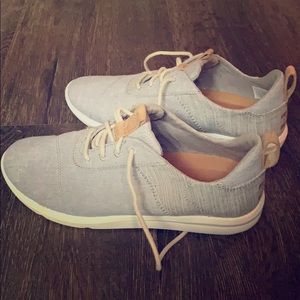 Toms shoes